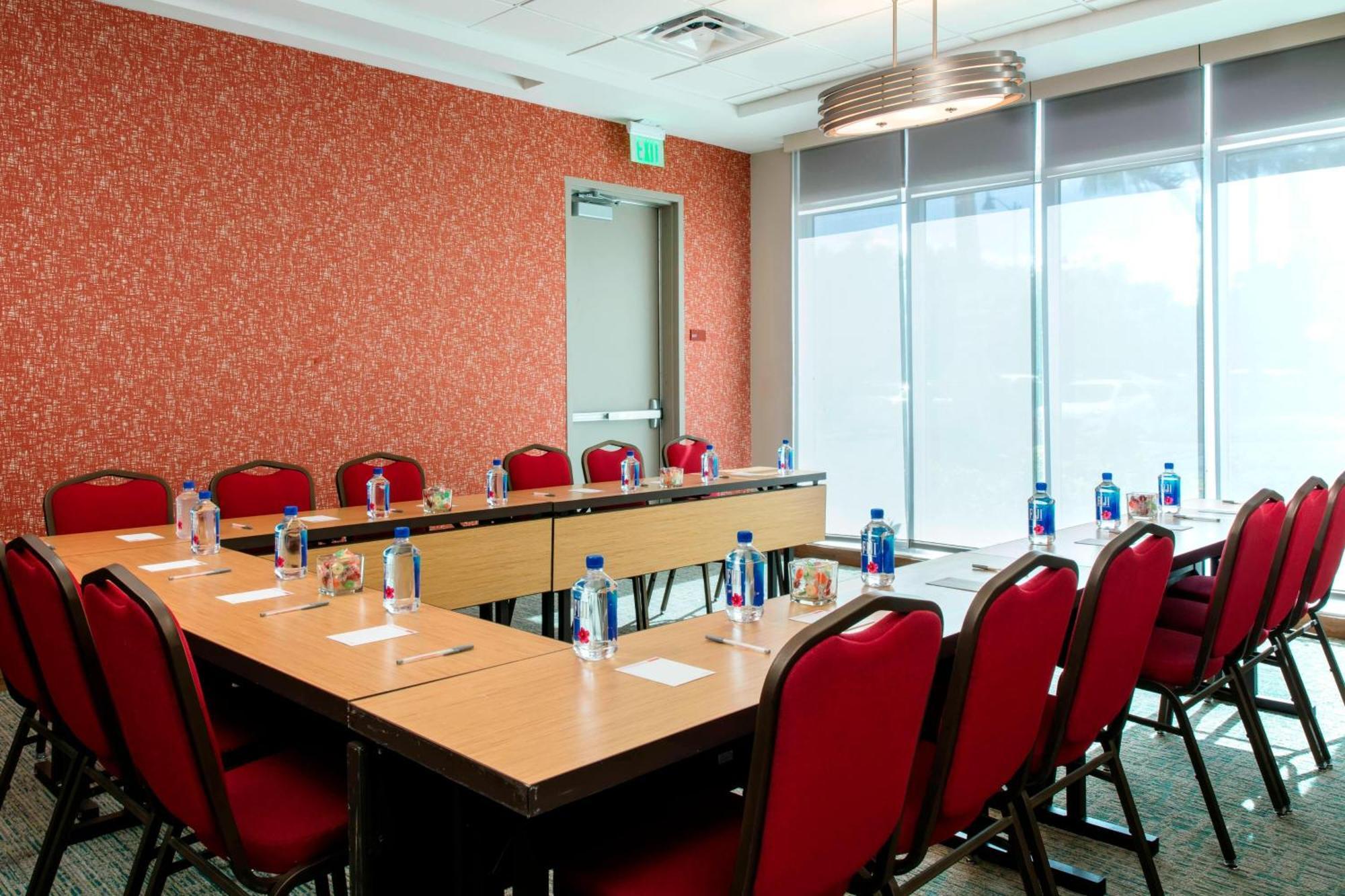 Hotel Towneplace By Marriott Miami 3*